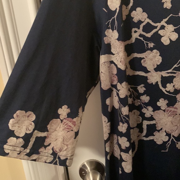 Azalea by Firmiana navy & cream floral tunic size 4x - Picture 2 of 12